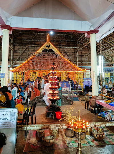 Athazha pooja ritual at Payammal Temple