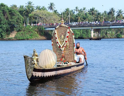 Triprayar Temple during Ekadasi festival 